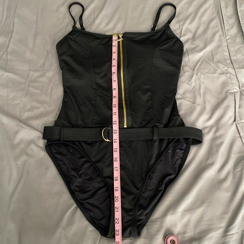 La Blanca one piece bathing suit, SIZE 12 US